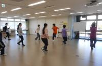運動　令和5年10月　その場で足踏み