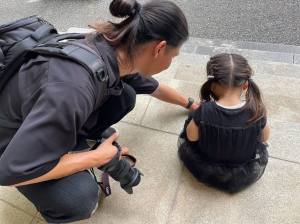 手塚大介さんのお仕事をしている時の写真です。