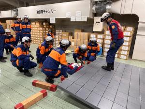 倒壊建物から要救助を救出