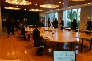 懇談会の会場の様子