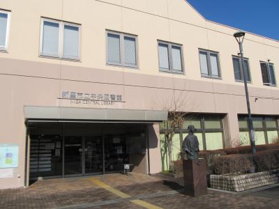 中央図書館の外観