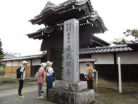 普光明寺の山門