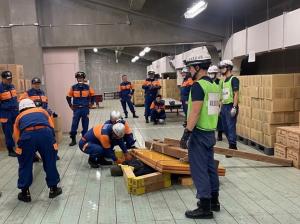 倒壊建物から要救助者を救出