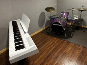 北野スタジオの楽器設備の写真です。