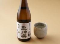 里芋焼酎「里神楽」の写真です。