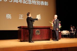 第1部授与の様子