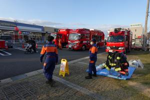 子ども用防火服の着装体験