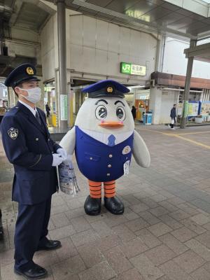 新座駅前での活動の様子