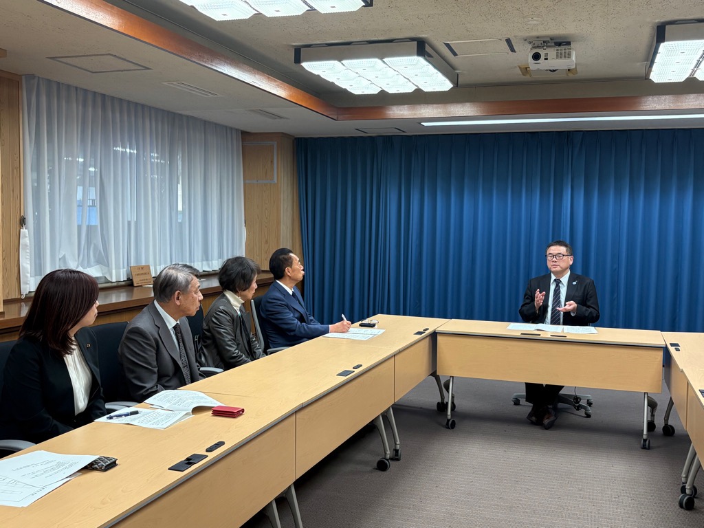 埼玉県伊藤副知事への要望説明の様子