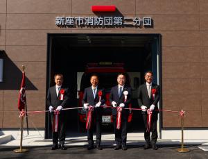 テープカット画像