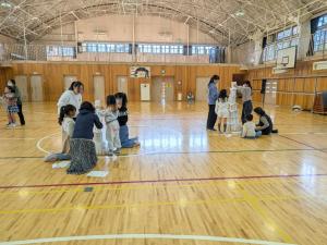 栗原小学校遊びのたからばこの活動の様子です。