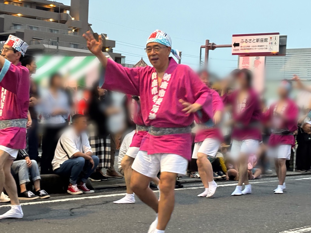 阿波踊りの様子