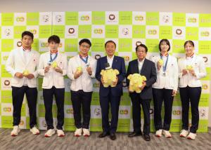 自衛隊体育学校パリオリンピック出場選手の表敬訪問